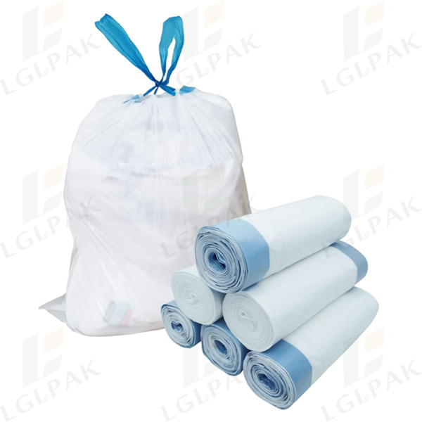 polietilenske bele vrečke za smeti z vrvico v roli