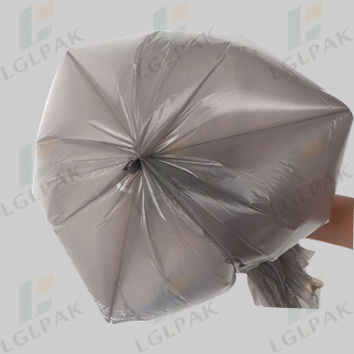 Plastic star seal garbage bags on roll